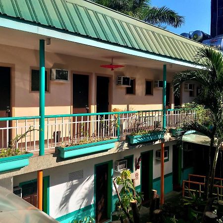 Park Vil-La Apartelle Quezon City Kültér fotó
