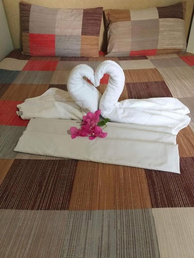 Park Vil-La Apartelle Quezon City Kültér fotó